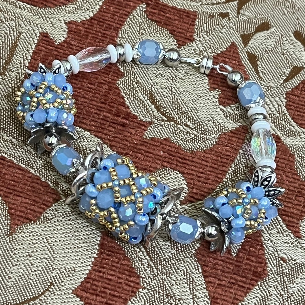 Handmade bracelet- Glass beads and magnetic clasp
